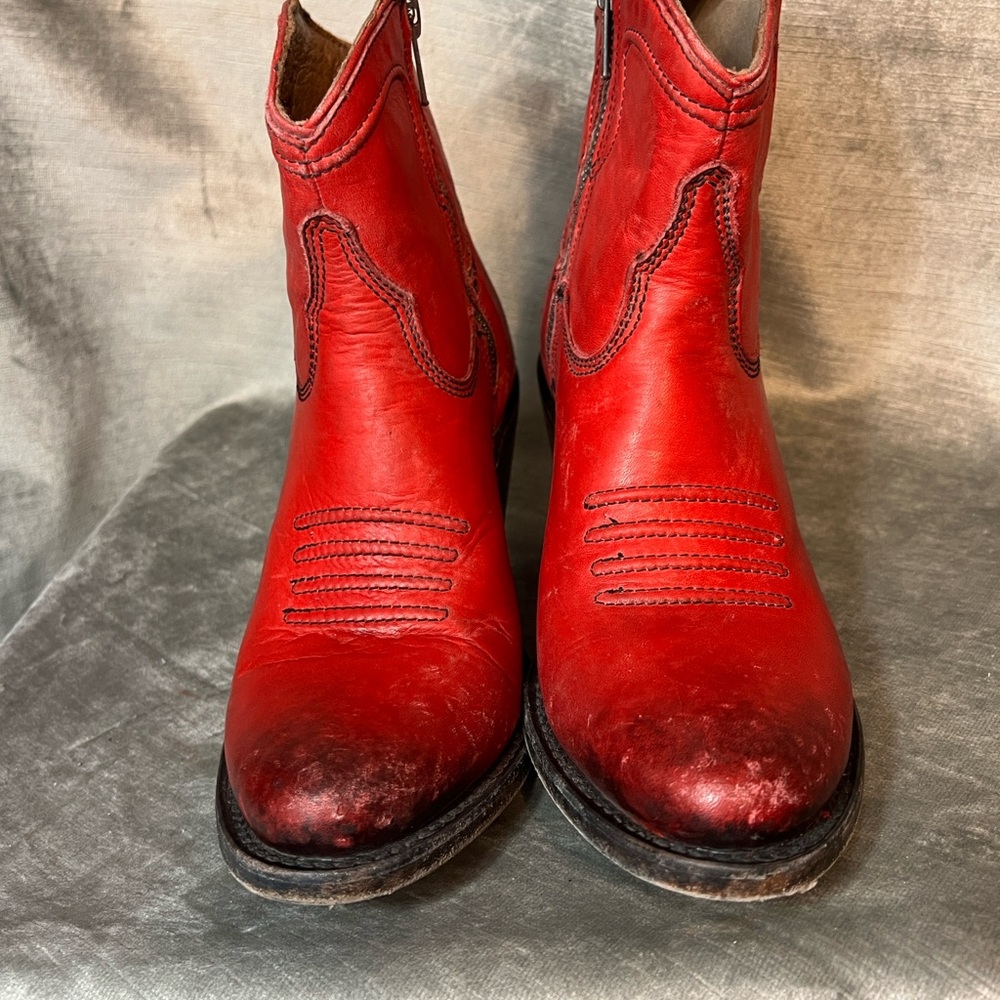Lucchese Gwen Red Western Bootie w/Stonewash Finish. Women's Size 6.5 - Picture 2 of 14